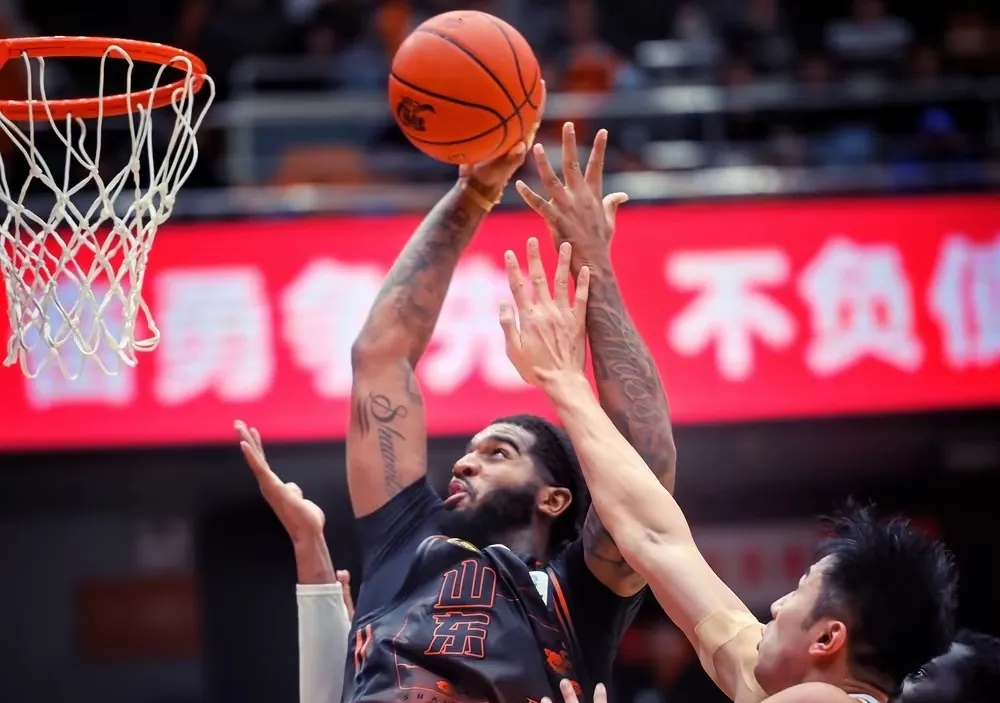 爱游戏体育官网-关于今晚山东男篮绝杀压哨：国王杯节点到来，球迷炸锅，控场能力受关注的信息-爱游戏体育官网